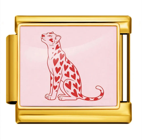 Charm maillon doré acier inoxydable motif léopard assis fond rose avec cœurs rouges bracelet charm italien