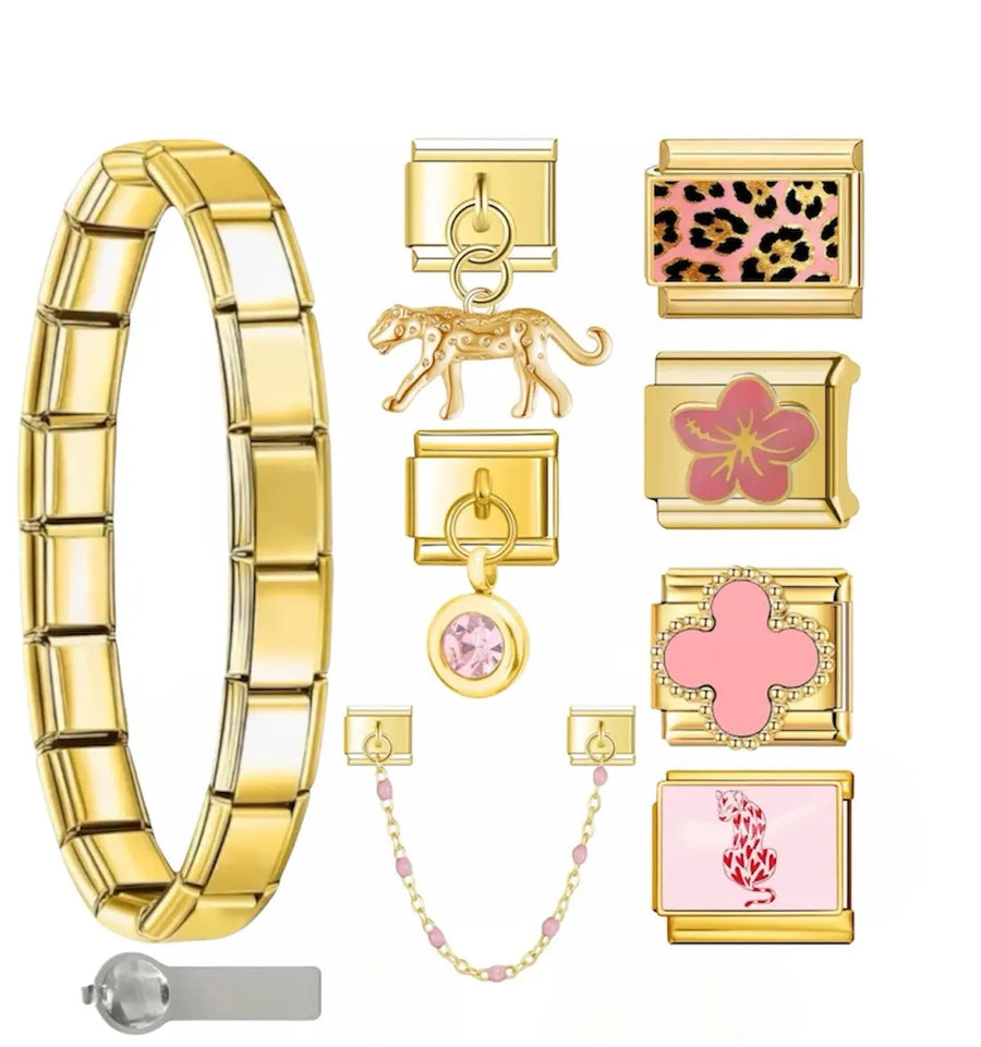 Bracelet charm Leopard Girly en acier inoxydable doré avec charms léopard rose, fleur rose, trèfle rose et pendentif cristal — bracelet charm italien