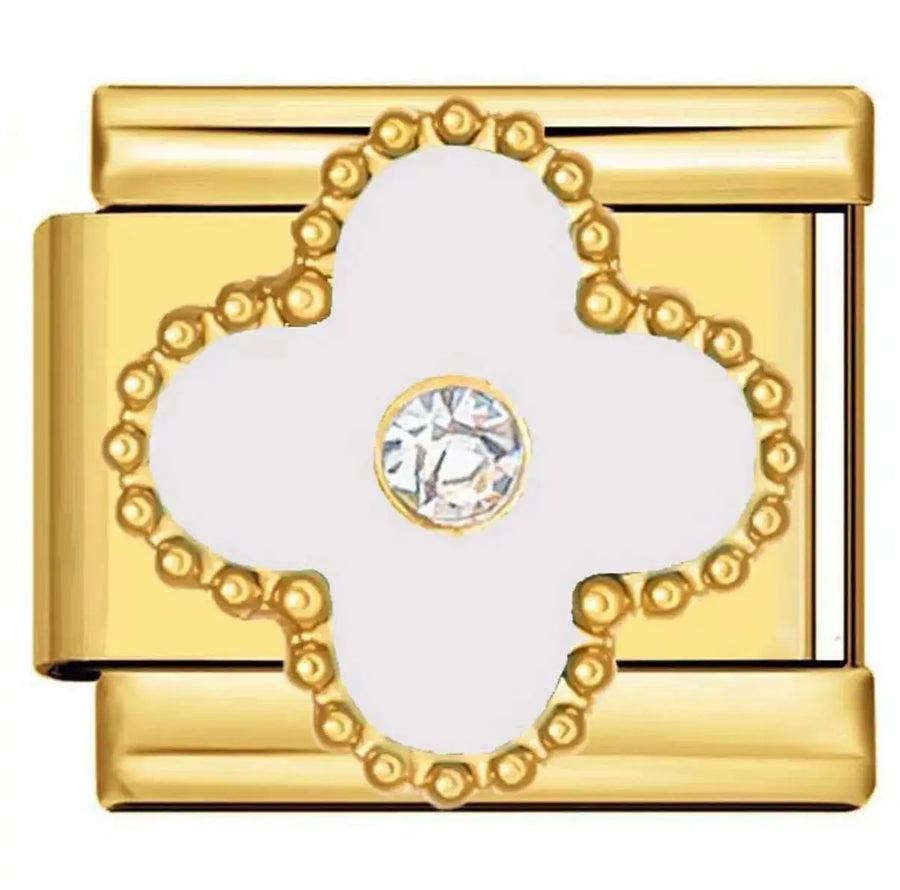 Charm trèfle blanc à quatre pétales en émail avec cristal central serti, contour de perles et maillon doré en acier inoxydable, bracelet charm italien